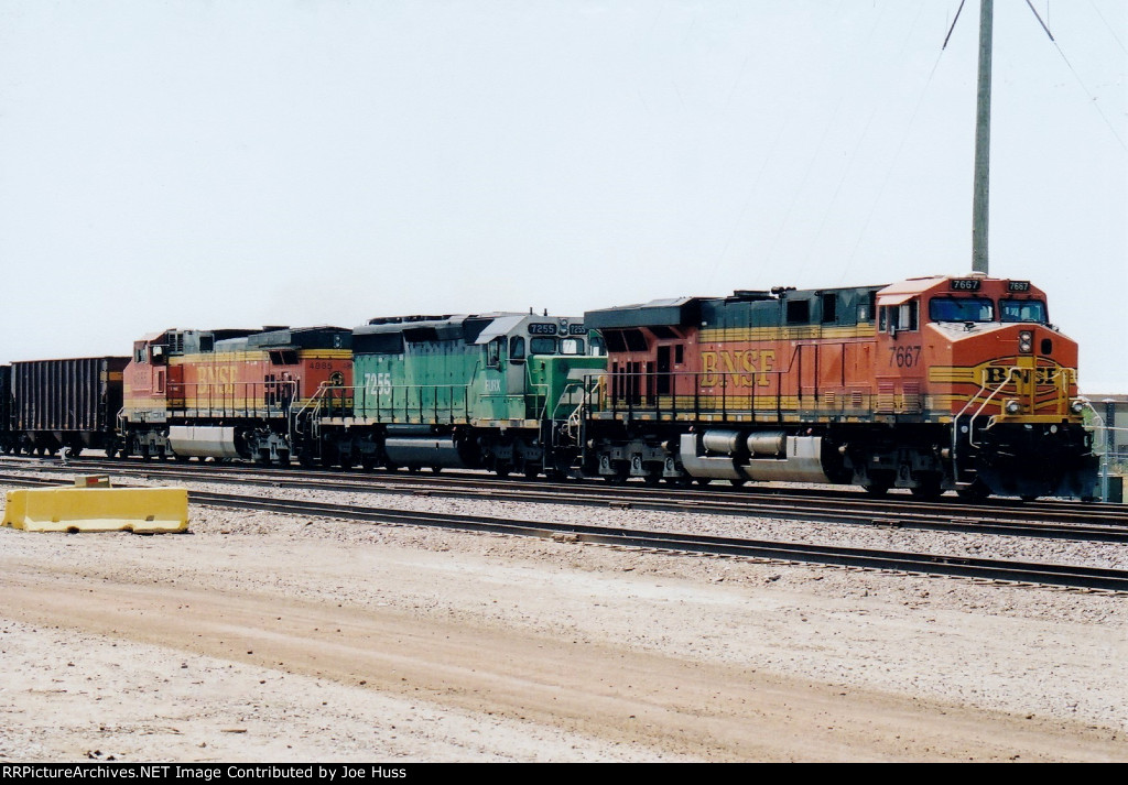 BNSF 7667 North